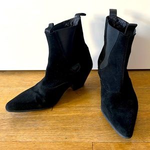 Stylish, Black velvet booties in great condition . Size EUR 41 / US 10